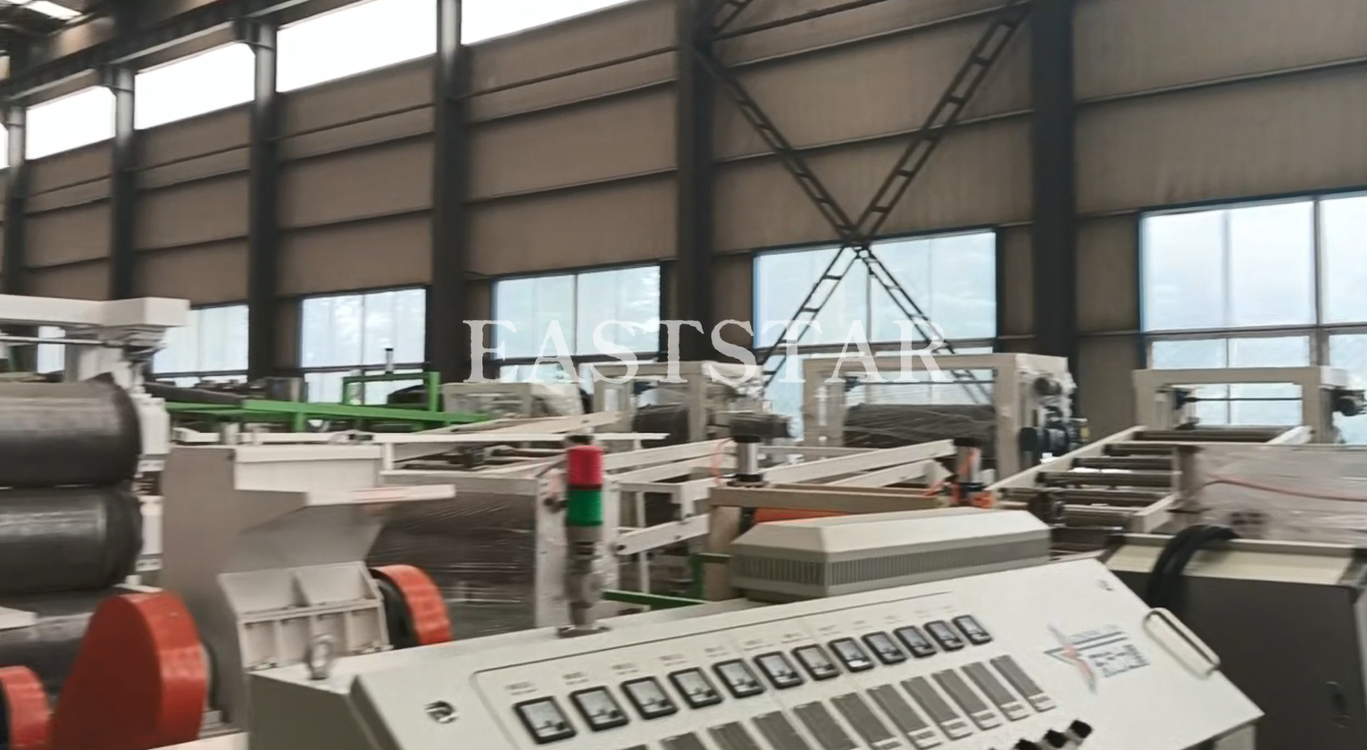 Επίσκεψη από Πελάτη εξωτερικού για Συνεργασία γραμμής εξώθησης πλαστικών φύλλων ABS