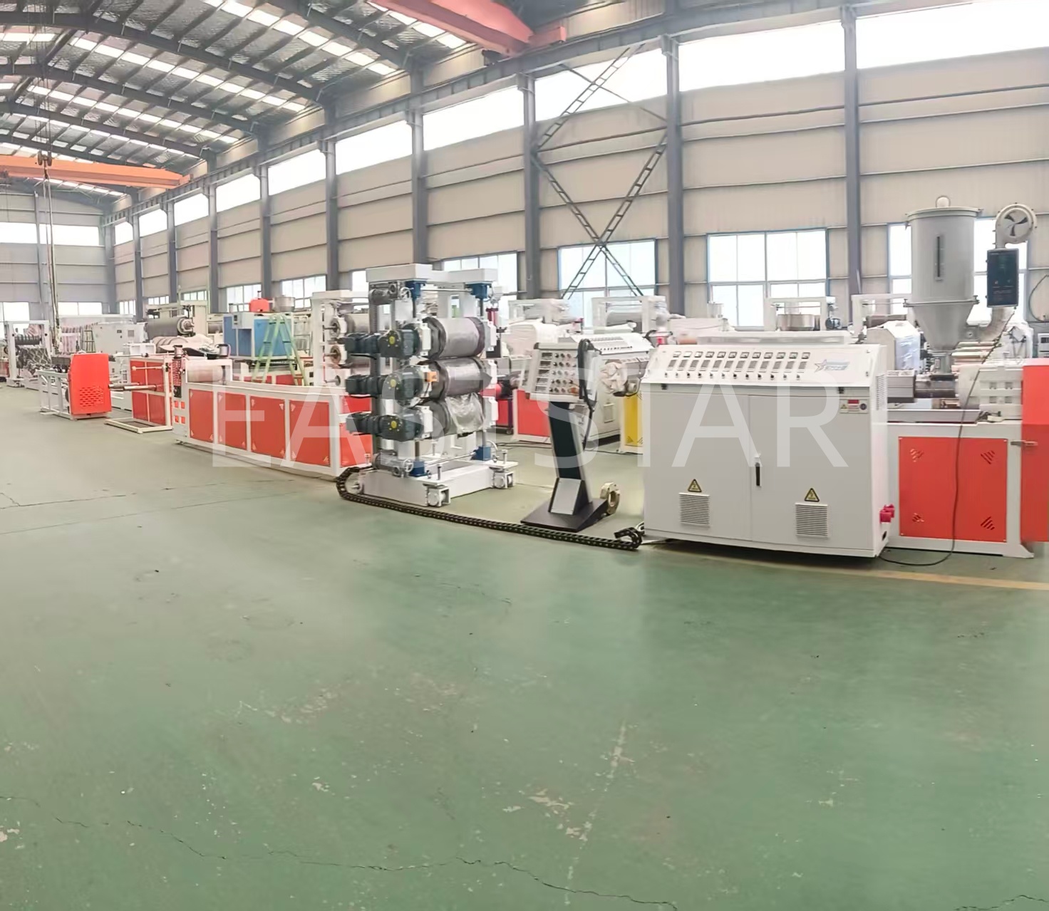 Η EASTSTR προχωρά την παραγωγή φύλλων POK με καινοτόμο γραμμή εξώθησης υψηλής απόδοσης