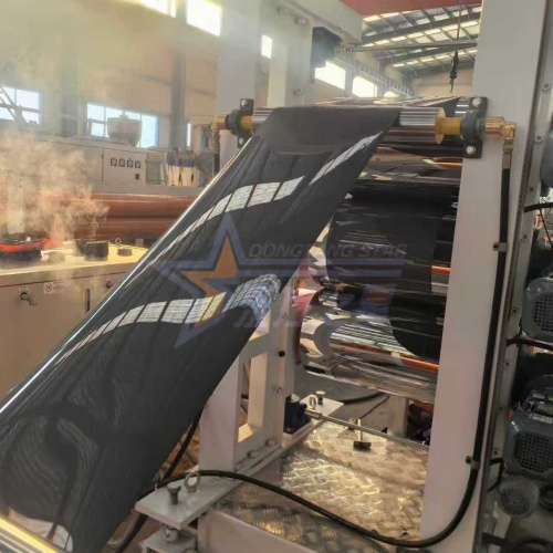 Ο πελάτης της Dezhou επιθεωρεί τον εξοπλισμό POK HIPS