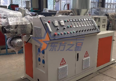 Η γραμμή παραγωγής ράβδων συγκόλλησης PVC Qingdao Eaststar είναι πρακτική και εύκολη στη χρήση, καθιστώντας την ιδανική για κατασκευαστές πλαστικής επεξεργασίας.